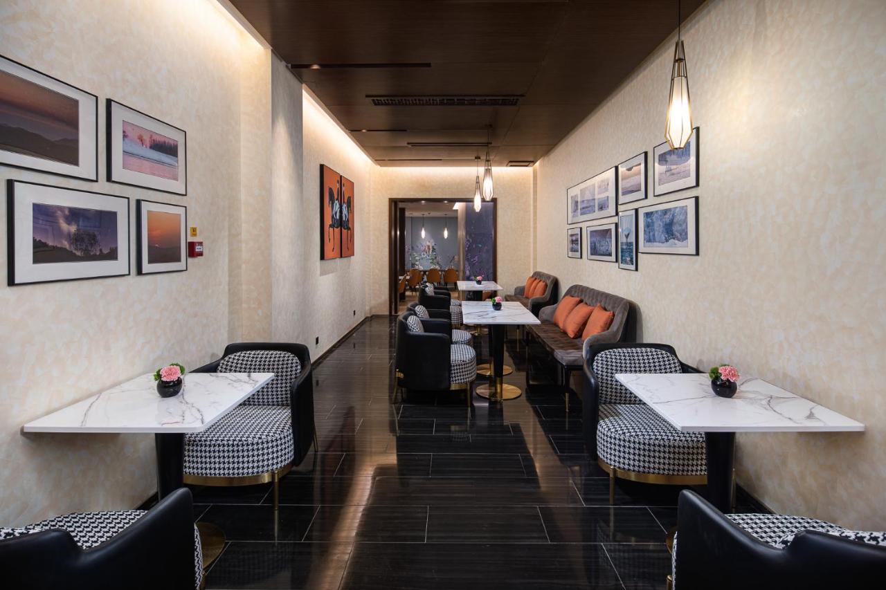 Kasion Pugis Hotel Jivu Kültér fotó