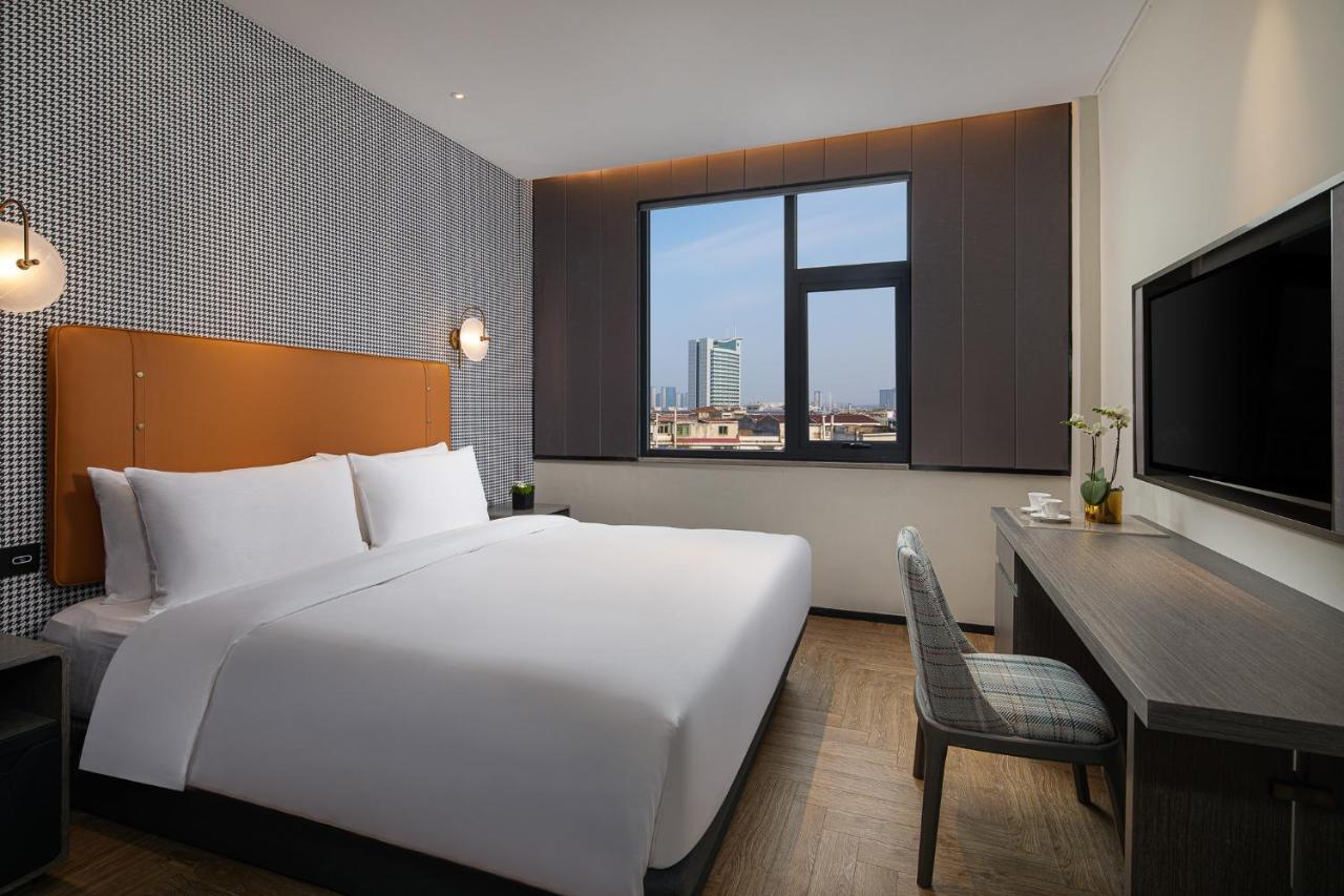 Kasion Pugis Hotel Jivu Kültér fotó
