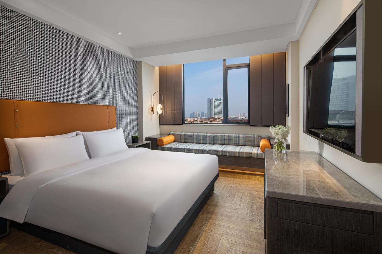 Kasion Pugis Hotel Jivu Kültér fotó