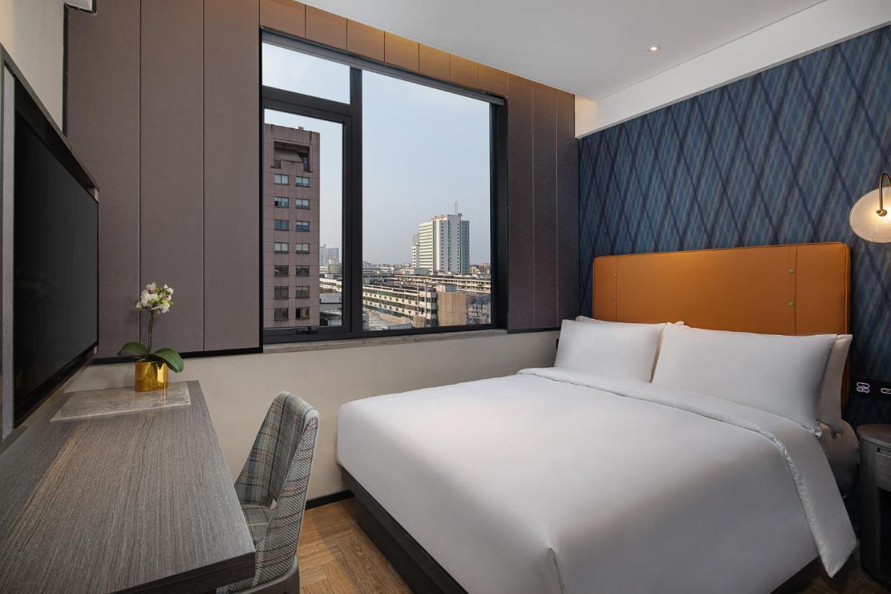 Kasion Pugis Hotel Jivu Kültér fotó