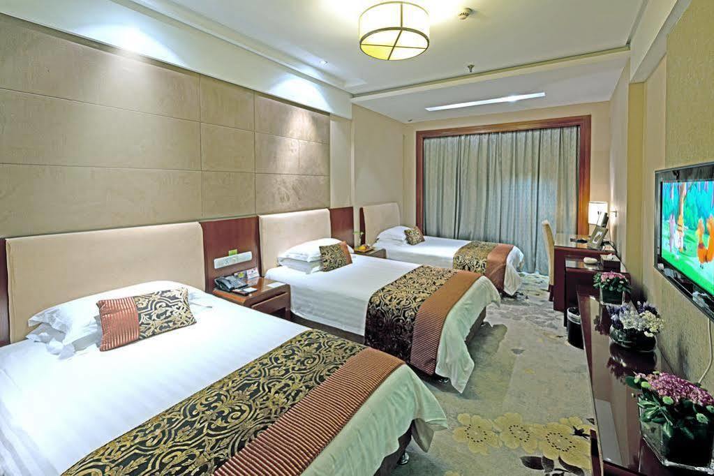 Kasion Pugis Hotel Jivu Kültér fotó